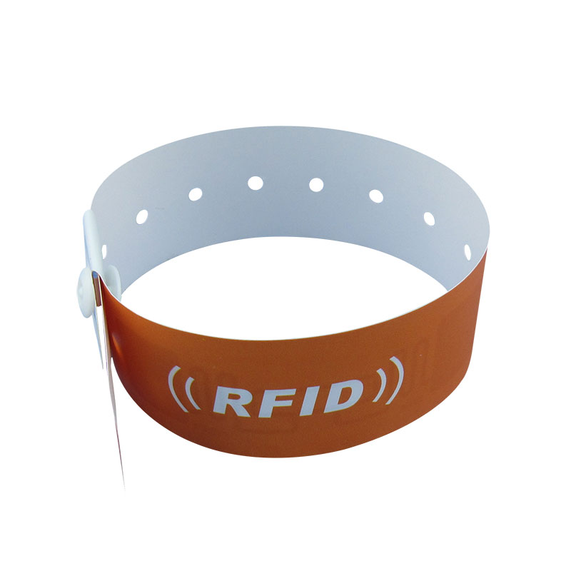 Mi a különbség az RFID csuklópántok és az azonosító csuklópántok között?